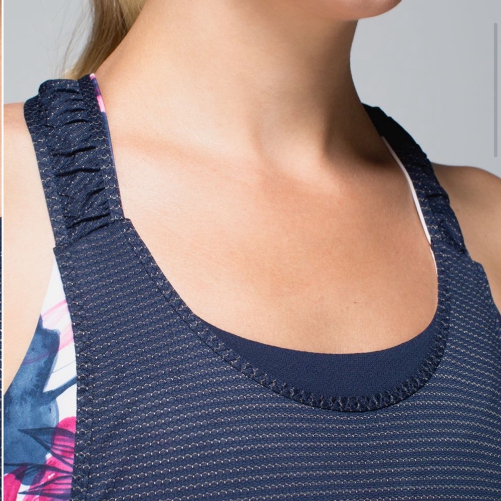 ๐ Lululemon Stash It Tank! - Picture 4 of 16